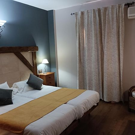 סהרה דה לה סיירה Hotel Rural Los Tadeos מראה חיצוני תמונה