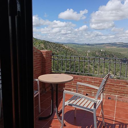 סהרה דה לה סיירה Hotel Rural Los Tadeos מראה חיצוני תמונה