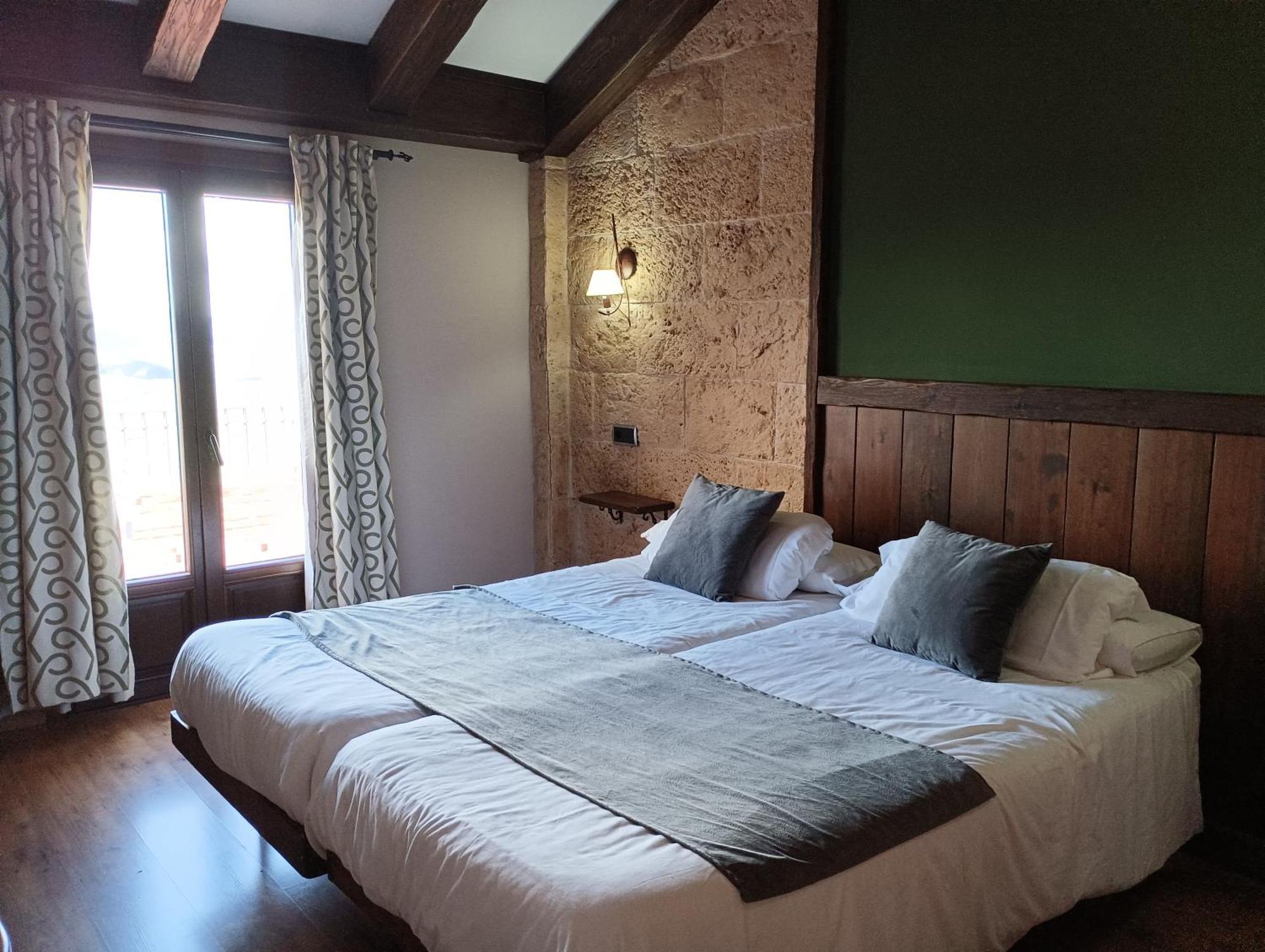 סהרה דה לה סיירה Hotel Rural Los Tadeos מראה חיצוני תמונה